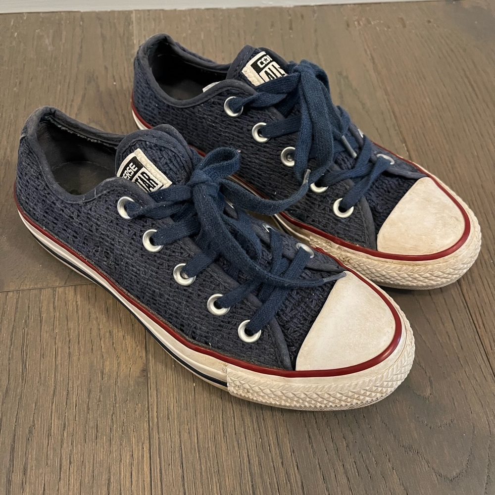 Converse girls navy runners sz 5Y EUC